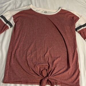 Maroon mid sleeve top!